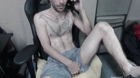 Snapshot of airbornx2n1 chatting on December 2024 03:21:02 AM Leo Airborn Sir Daddy online show from December 2024 03:21:02 AM