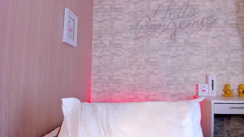 Aisha online show from March 2025 06:00:02 PM