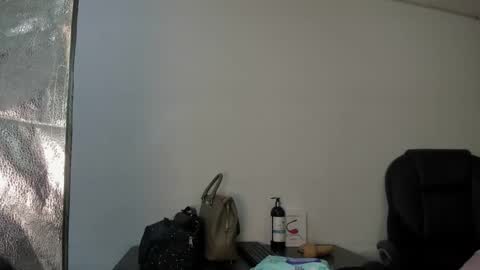 Aisha online show from December 2025 02:27:01 AM