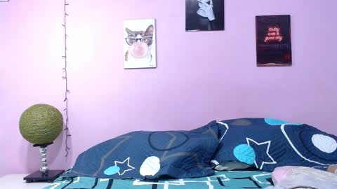 aisha laurent online show from April 2026 12:39:02 PM