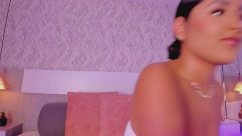 Aisha online show from November 2025 05:57:01 PM