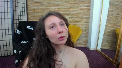 Aisha online show from November 2025 05:40:02 AM