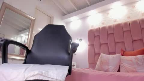 aisha online show from October 2025 08:31:01 PM