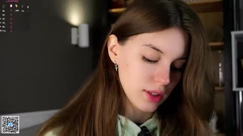 Aliza online show from October 2025 01:11:01 AM