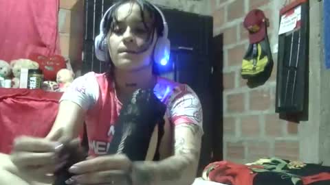 Snapshot of aitana23_ chatting on October 2025 01:22:01 AM aiti online show from October 2025 01:22:01 AM