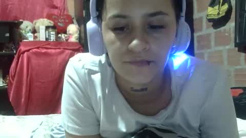 Snapshot of aitana23_ chatting on November 2025 12:32:01 AM aiti online show from November 2025 12:32:01 AM