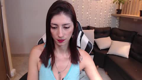 Snapshot of aitana_ag chatting on January 2025 03:44:01 PM Aitana online show from January 2025 03:44:01 PM