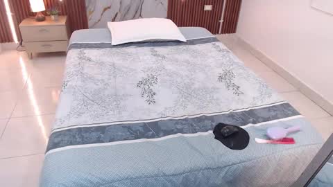 AIXA  online show from October 2025 12:20:01 PM