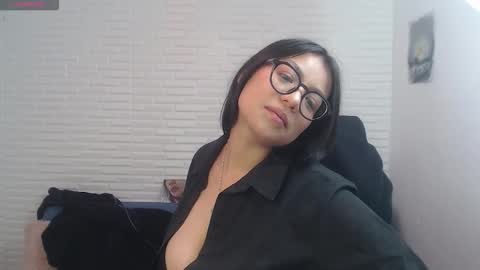 Snapshot of akaly_ chatting on October 2025 11:04:02 PM Akaly online show from October 2025 11:04:02 PM