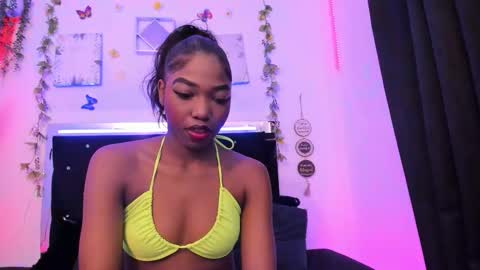 Snapshot of akarirosetti chatting on October 2025 12:00:02 PM akarirosetti online show from October 2025 12:00:02 PM