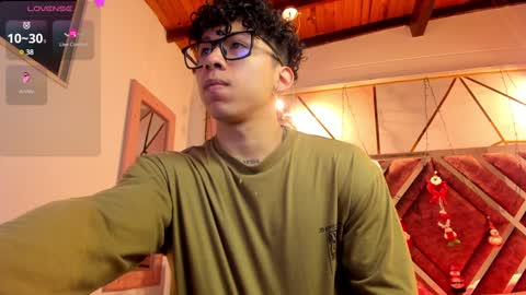 Snapshot of akazaboy chatting on December 2024 03:58:02 AM akazaboy online show from December 2024 03:58:02 AM