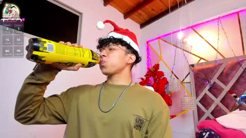 Snapshot of akazaboy chatting on December 2024 04:11:01 AM akazaboy online show from December 2024 04:11:01 AM