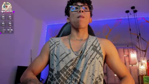 Snapshot of akazaboy chatting on December 2024 07:29:01 PM akazaboy online show from December 2024 07:29:01 PM