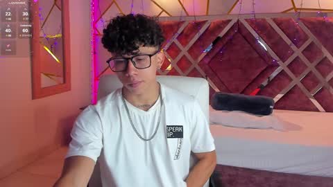 Snapshot of akazaboy chatting on January 2025 04:08:01 AM akazaboy online show from January 2025 04:08:01 AM