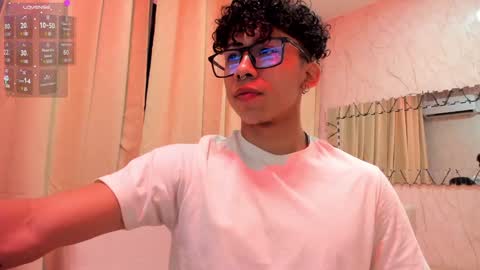 Snapshot of akazaboy chatting on January 2025 04:12:01 AM akazaboy online show from January 2025 04:12:01 AM