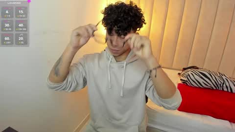 Snapshot of akazaboy chatting on January 2025 05:01:02 AM akazaboy online show from January 2025 05:01:02 AM