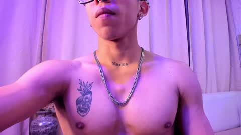 Snapshot of akazaboy chatting on January 2025 04:37:01 AM akazaboy online show from January 2025 04:37:01 AM