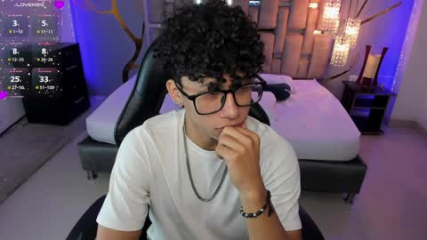 Snapshot of akazaboy chatting on January 2025 04:18:02 AM akazaboy online show from January 2025 04:18:02 AM