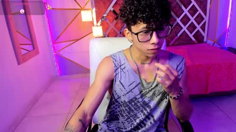 Snapshot of akazaboy chatting on January 2025 04:05:01 AM akazaboy online show from January 2025 04:05:01 AM