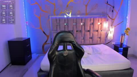 Snapshot of akazaboy chatting on February 2025 08:09:02 AM akazaboy online show from February 2025 08:09:02 AM