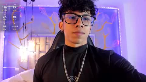 Snapshot of akazaboy chatting on September 2025 09:27:02 PM akazaboy online show from September 2025 09:27:02 PM