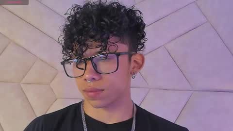 Snapshot of akazaboy chatting on September 2025 04:25:02 AM akazaboy online show from September 2025 04:25:02 AM