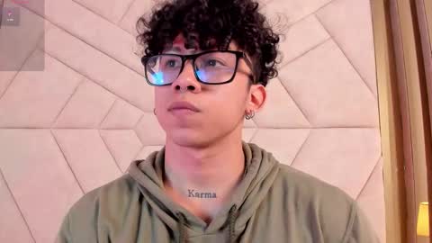 Snapshot of akazaboy chatting on October 2025 04:24:01 AM akazaboy online show from October 2025 04:24:01 AM