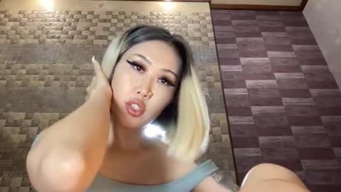 Akemi online show from October 2025 09:37:01 PM