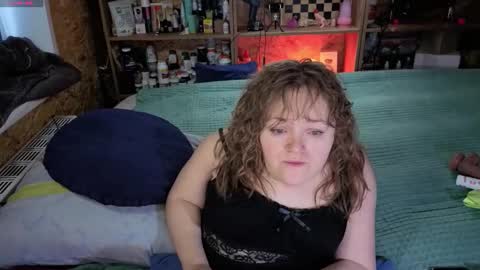 Natalie online show from November 2025 03:01:02 AM