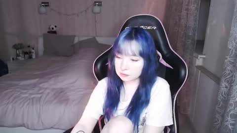 akirahartyx online show from February 2026 03:31:01 PM