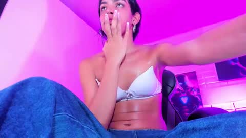 Alahia Rodriguez online show from December 2024 08:15:01 PM