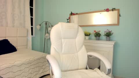 Alaia online show from January 2025 12:52:01 PM