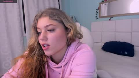 Alaia online show from February 2025 01:14:01 PM