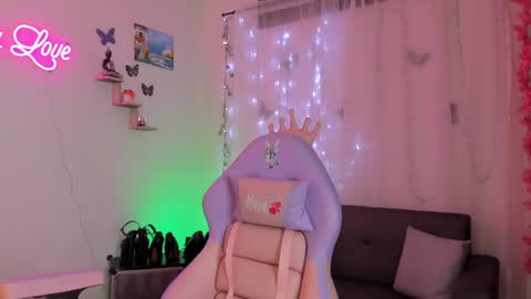 Alaia online show from December 2024 06:48:01 PM