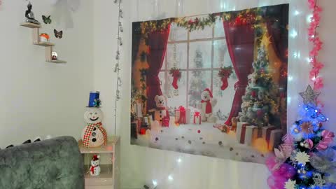 Alaia online show from December 2024 08:10:02 PM