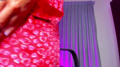 Snapshot of alaiarogers chatting on December 2024 02:43:02 PM Alaia online show from December 2024 02:43:02 PM