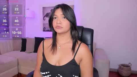 Alaia online show from October 2025 07:31:01 PM