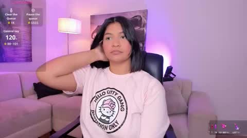 Alaia online show from October 2025 07:46:02 PM