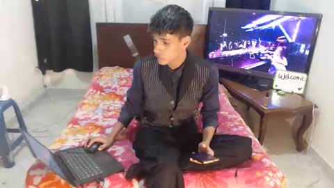 Snapshot of alan048 chatting on May 2026 07:08:02 PM ALAN online show from May 2026 07:08:02 PM