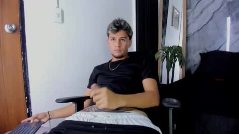 alan__smith online show from November 2025 08:43:01 PM