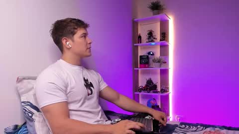 Alan Hadid online show from November 2025 08:20:01 PM