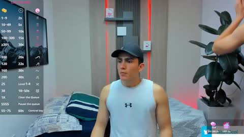 Alan  Kevin can we reach 100 thumbs up please guys  online show from November 2025 07:13:02 PM