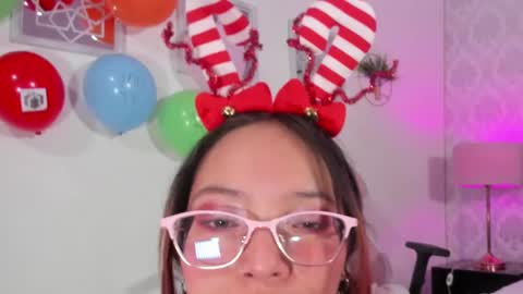 Snapshot of alana_jansen chatting on December 2024 05:26:02 AM Alana online show from December 2024 05:26:02 AM