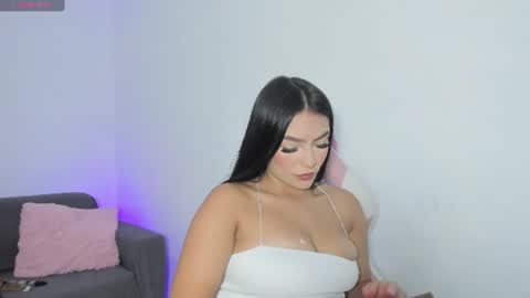 Snapshot of alana_ponse chatting on July 2026 05:44:01 AM Alana. online show from July 2026 05:44:01 AM