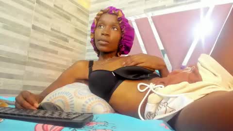 Snapshot of alana_roos chatting on October 2025 06:49:02 PM Alana online show from October 2025 06:49:02 PM