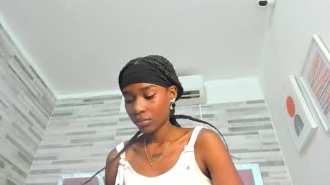 Snapshot of alana_roos chatting on October 2025 06:52:01 PM Alana online show from October 2025 06:52:01 PM