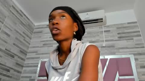 Snapshot of alana_roos chatting on October 2025 05:46:02 PM Alana online show from October 2025 05:46:02 PM