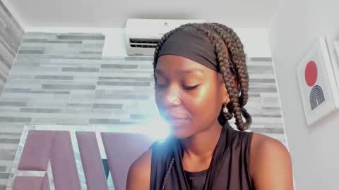 Snapshot of alana_roos chatting on October 2025 06:59:01 PM Alana online show from October 2025 06:59:01 PM