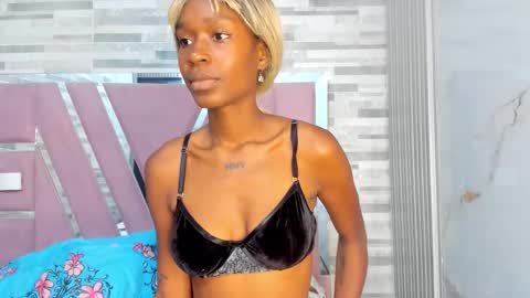 Snapshot of alana_roos chatting on November 2025 06:40:02 PM Alana online show from November 2025 06:40:02 PM