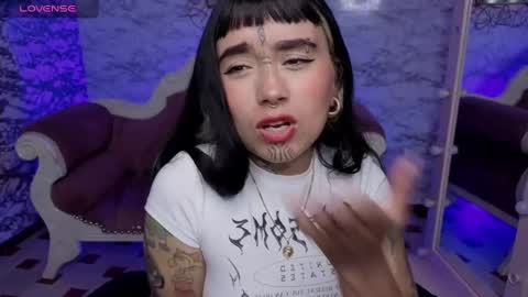 Snapshot of alana_v_ chatting on September 2025 01:10:01 PM Hi Stream 800am to 200pm online show from September 2025 01:10:01 PM
